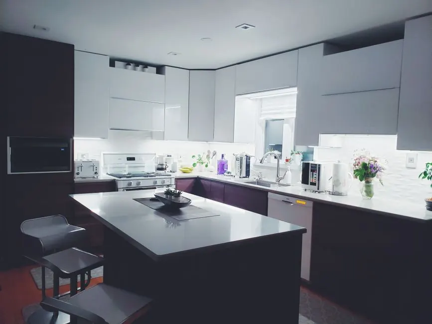 Benefits of Kitchen Island Installation