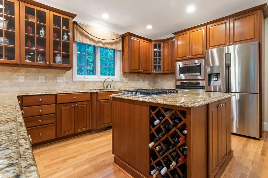 Residential Custom Cabinet Installation / Countertop Replacement